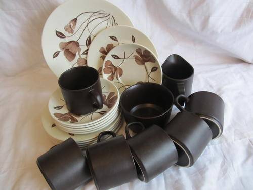 J&G MEAKIN TEA SET