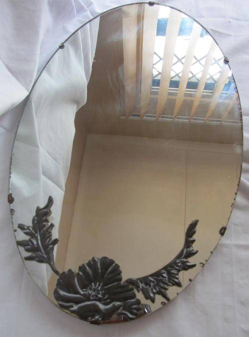 OVAL MIRROR