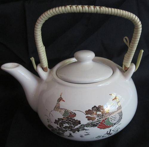 ORIENTAL STYLE TEA  POT