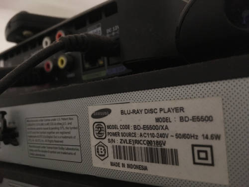Samsung 3D, Blu Ray & dvd player + 16 Original Blu Ray Movies + Remote  - Christmas bundle