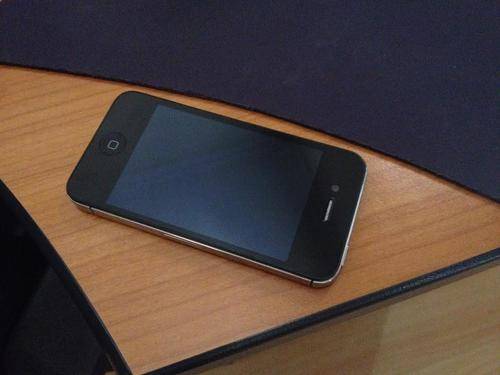 Apple iPhone 4S 64GB (Faulty Logicboard)