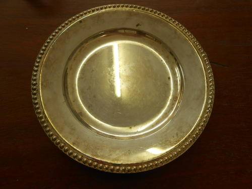 Lovely Vintage Plate (Possibly silver plated, no markings on bottom) 15cm Diameter