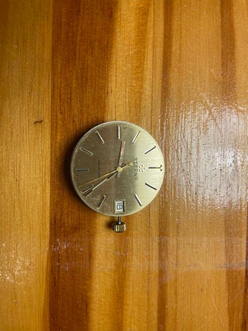 Quartz watches for spares or parts -R1 Start-