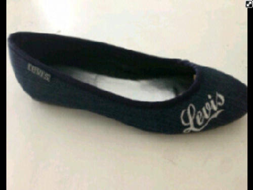 LAST SIZE 8 DENIM LEVI'S PUMPS
