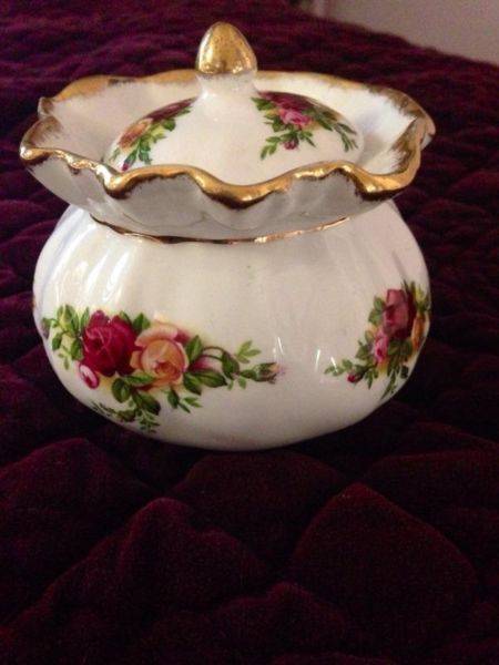 Royal Albert Sugar bowl