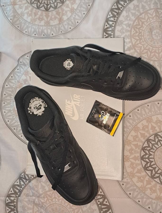 NIKE AIR FORCE 1 `07