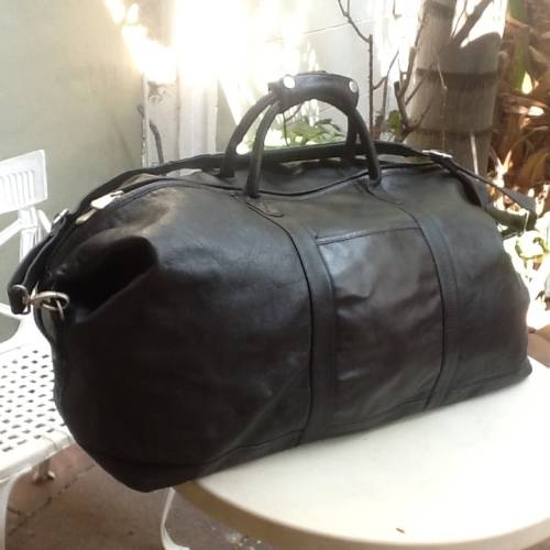 A Beautiful Black Leather Holdall.