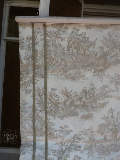 A Lovely Large Blind in a Vintage Style patterned Material.   176cm X  130cm.