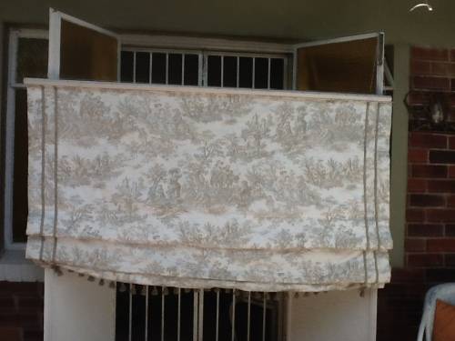 A Lovely Large Blind in a Vintage Style patterned Material.   176cm X  130cm.