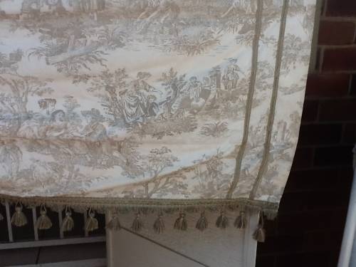 A Lovely Large Blind in a Vintage Style patterned Material.   176cm X  130cm.