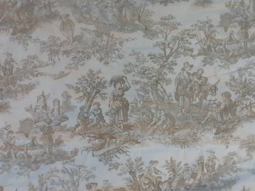 A Lovely Large Blind in a Vintage Style patterned Material.   176cm X  130cm.
