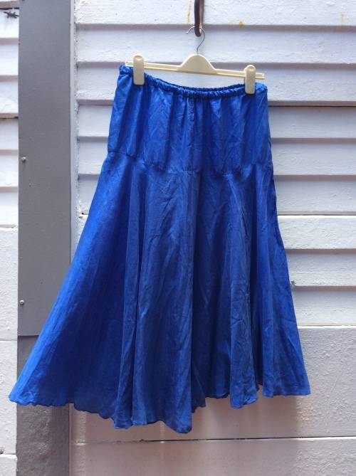 A Pretty Blue Skirt with an Elastic Waist.  Size : Large.