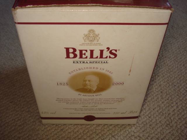 LOVELY CHRISTMAS EDITION 2000 EIGHT YEAR OLD SEALED BOTTLE-BELLS-SEE BELOW