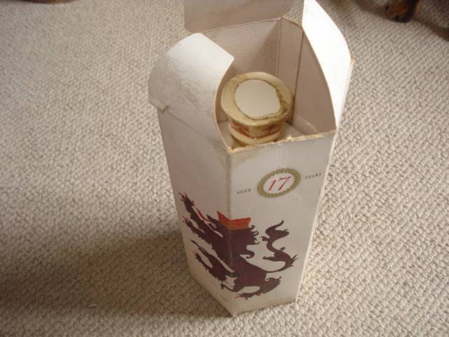 VERY SCARCE 17 YEAR OLD " THE KING OF SCOTS " SEALED AND BOXED 750ml -SEE BELOW