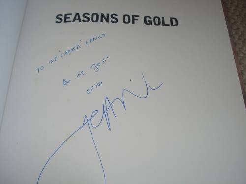 SCARCE BOOK " SEASONS OF GOLD " SIGNED BY ALL BLACKS STAR JEFF WILSON-READ POSTAGE BELOW