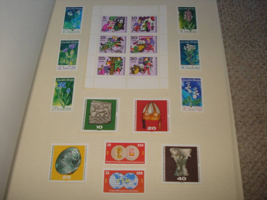 GERMANY-DDR STUNNING MINT AND USED COLLECTION -11 PAGES -LOOKS NEAR  COMPLETE 1970/1 !!!!