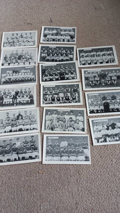 LOVELY SCARCE CARDS !!     " THE NEW HOTSPUR FAMOUS TEAMS IN FOOTBALL HISTORY " SEE BELOW
