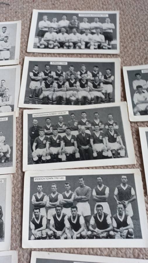 LOVELY SCARCE CARDS !!     " THE NEW HOTSPUR FAMOUS TEAMS IN FOOTBALL HISTORY " SEE BELOW