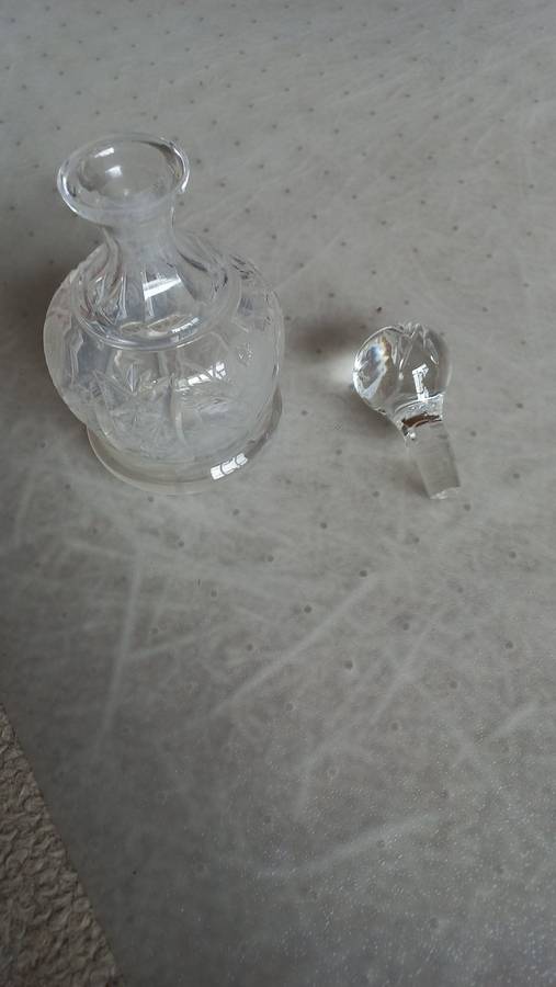 LOVELY DANISH DECANTER HEAVY 438 grams AND 165 mm TALL-READ BELOW