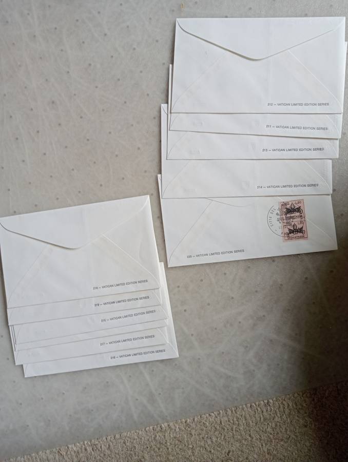 VATICAN-11 VERY SCARCE POPE`S VISIT SILK COVERS-GOLDEN SERIES !!! TO  AFRICA + CARDS