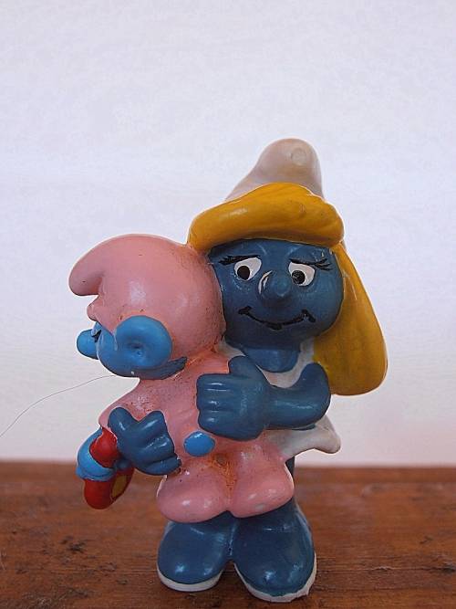 20421 Smurfette with Baby Smurf, Vintage Smurfs figure, Shipping will only be charged once!