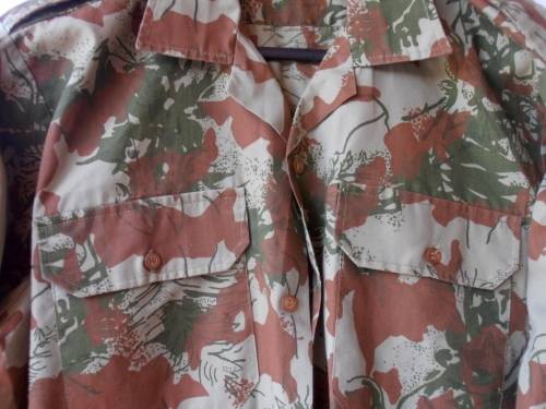 Vintage camo army shirt, excellent condition, bright colours, XL