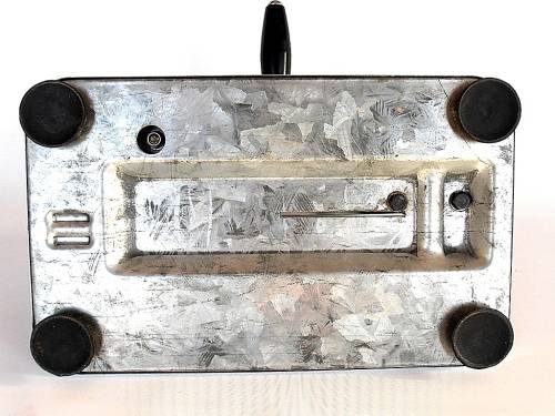 Beautiful vintage Pineware bread slicer, nice condition