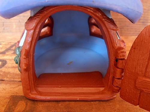 Blue/red Smurf Cottage, EXCELLENT COND. , Vintage Smurfs figure, Shipping will only be charged once!