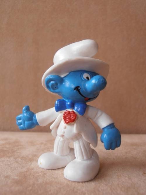 20413 Groom Smurf, vintage Smurfs figure. Shipping will only be charged once!