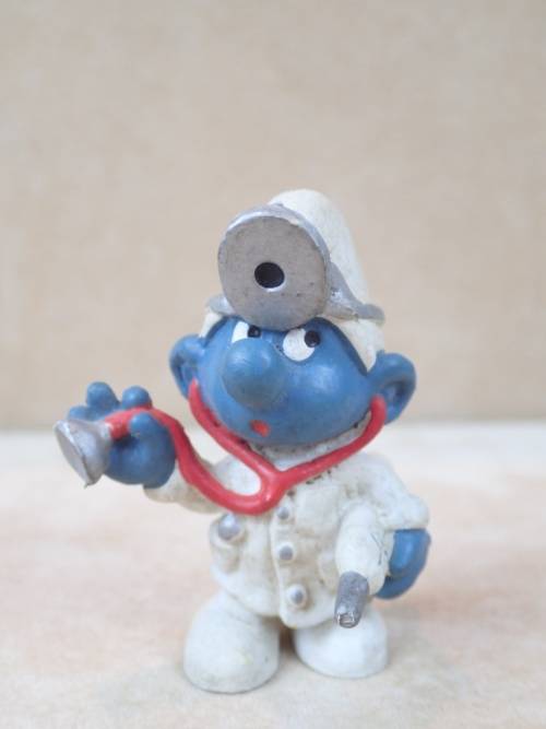 20037 Doctor Smurf, vintage Smurfs figure. Shipping will only be charged once!