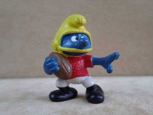 20132 Football (Am.) Smurf, vintage Smurfs figure. Shipping will only be charged once!