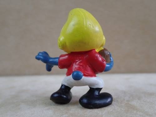 20132 Football (Am.) Smurf, vintage Smurfs figure. Shipping will only be charged once!