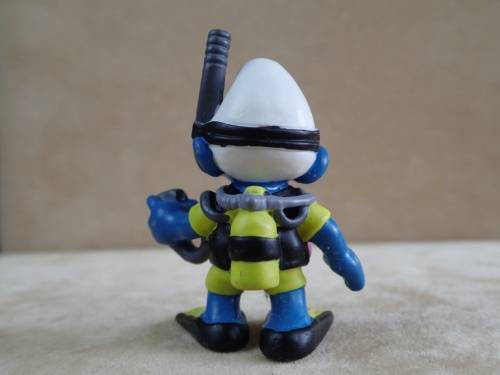 20466 Scuba Diver Smurf, vintage Smurfs figure. Shipping will only be charged once!