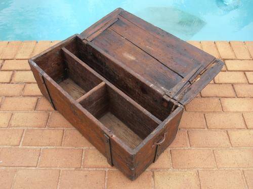 Vintage wooden kist, trunk, box, chest