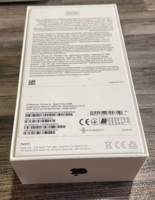 **GENUINE APPLE**iPhone XS**64GB**Space Grey**Original box charger**