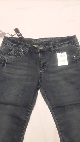 LADIES GUESS PREMIUM JEANS SIZE- 32