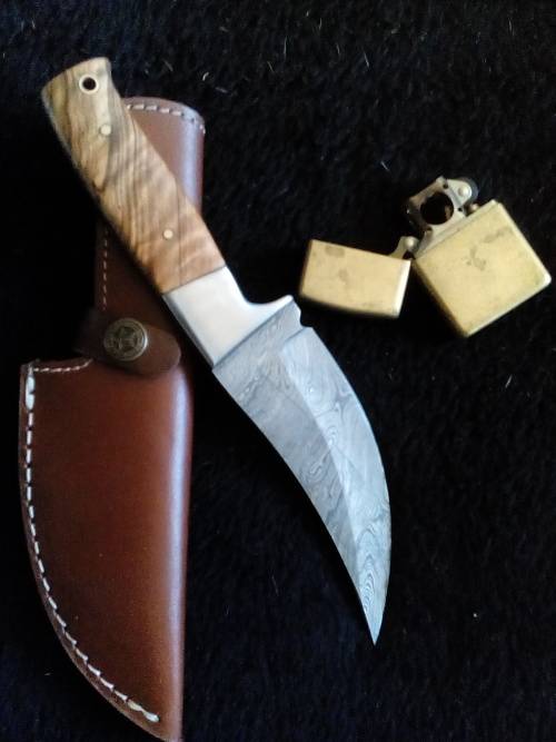 Handmade Damascus Steel Knife