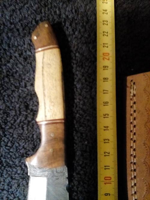 Hand Made Damascus Steel Knife