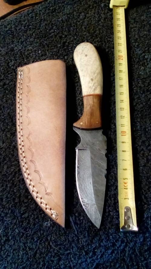 Hand Made Damascus Steel Knife