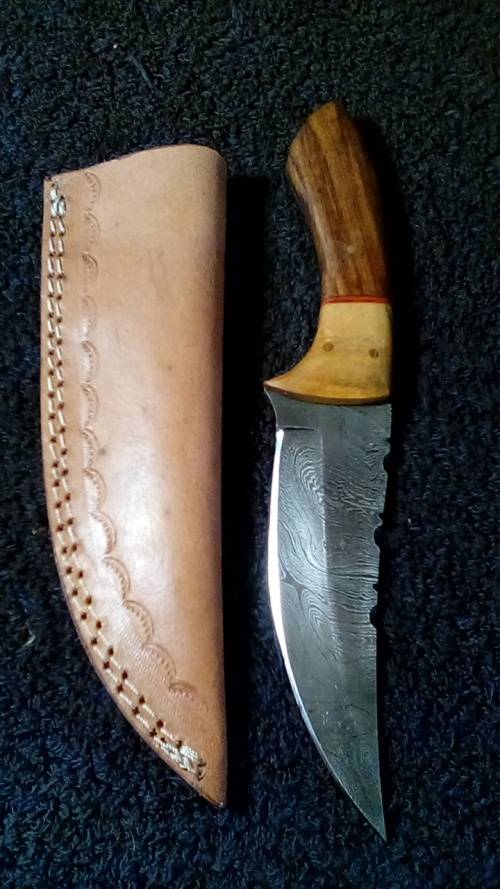 Hand Made Damascus Steel Knife