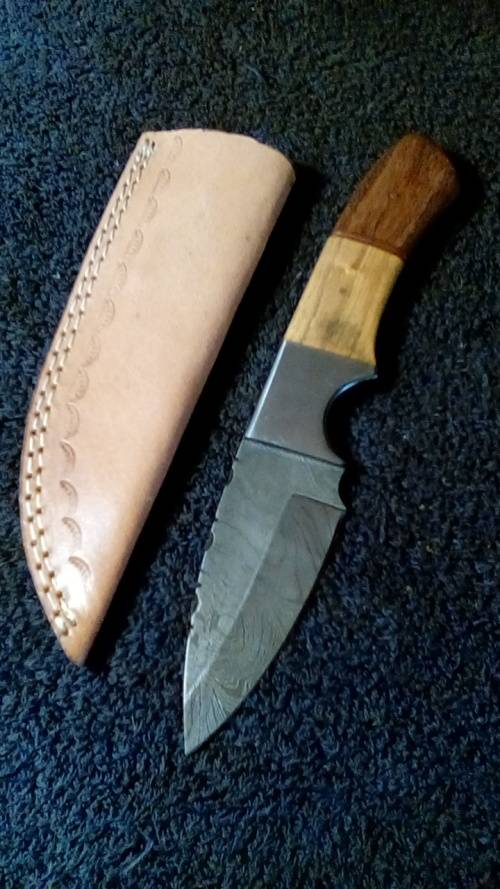 Hand Made Damascus Steel Knife