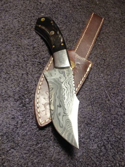 Hand Made Damascus Steel Skinning Knife-CHECKOUT THE BLADE PATTERN