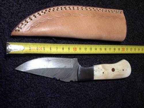 Hand Made Damascus Steel Knife