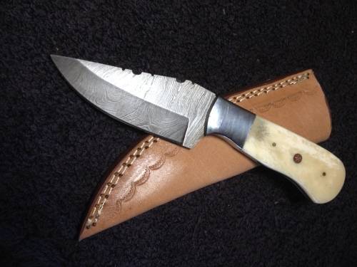 Hand Made Damascus Steel Knife