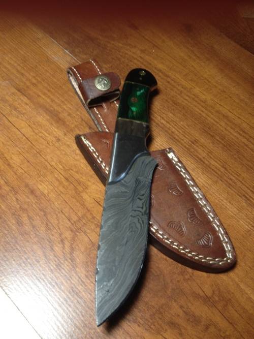 Hand Made Damascus Steel Hunting Knife-NO RESERVE AUCTION !!!