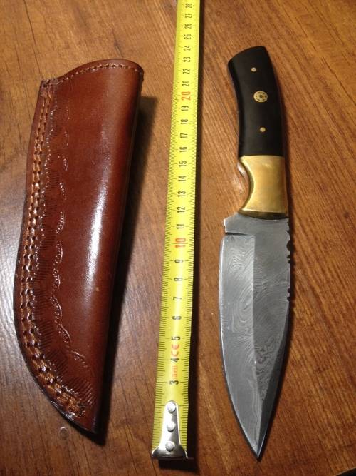 Hand Made Damascus Steel Hunting Knife-NO RESERVE AUCTION !!!