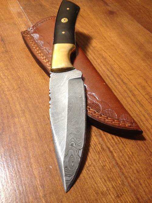 Hand Made Damascus Steel Hunting Knife-NO RESERVE AUCTION !!!