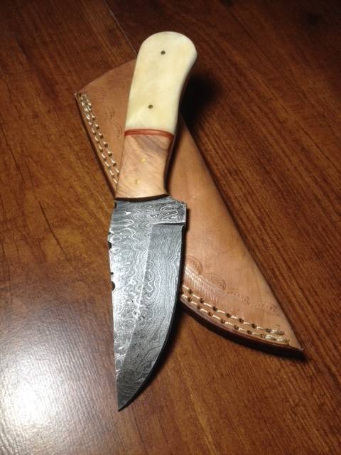 Hand Made Damascus Steel Skinning Knife-NO RESERVE AUCTION !!!