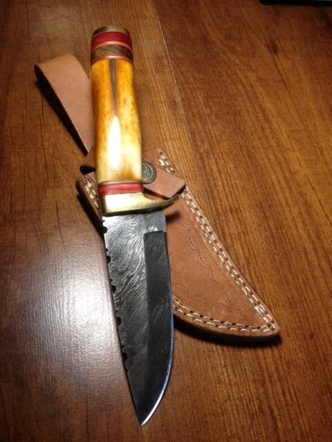 Hand Made Damascus Steel Hunting Knife-NO RESERVE AUCTION !!!