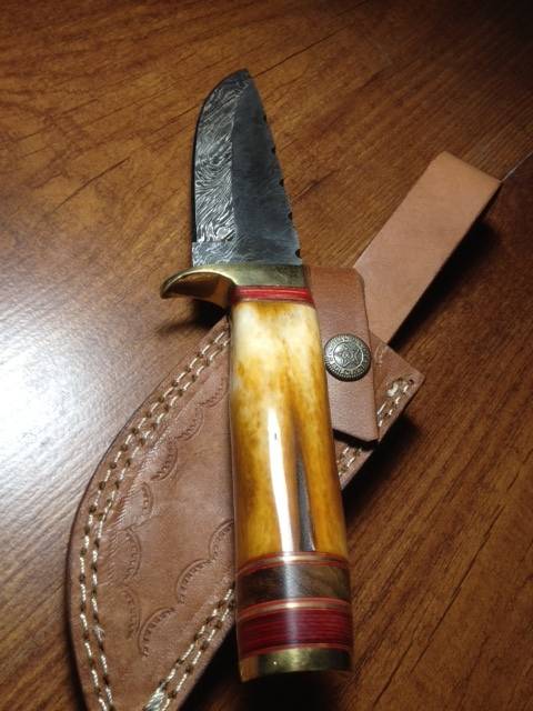Hand Made Damascus Steel Hunting Knife-NO RESERVE AUCTION !!!